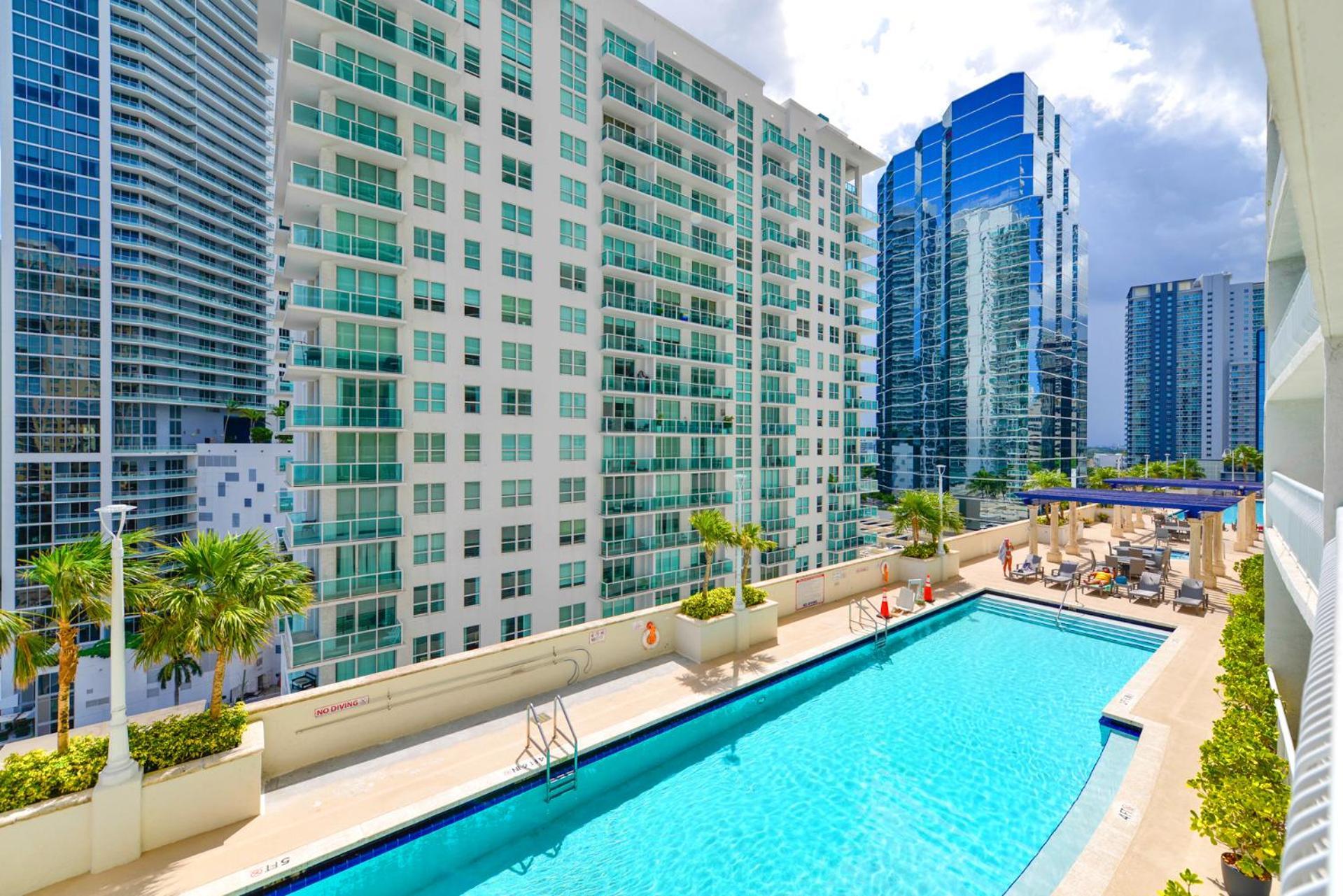 Luxury 2 Bedroom Apartment At Brickell With Pool マイアミ エクステリア 写真